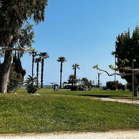 Mazet Les Maures Proche Plage Commerces Holiday home *