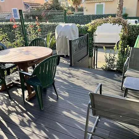 Vakantiehuis Mazet Les Maures Proche Plage Commerces